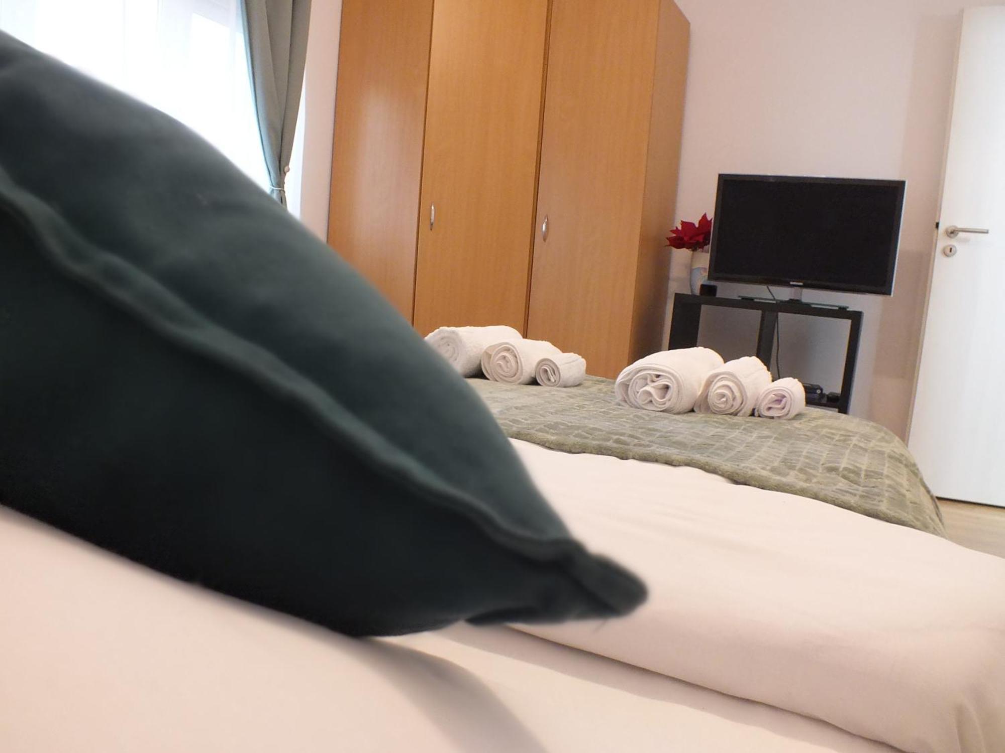 E&C Aparthotel Bucharest Mall, Unirii Area Экстерьер фото